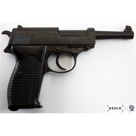Walther P38 Denix in Reenactment