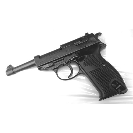 Walther P38 Denix in Reenactment